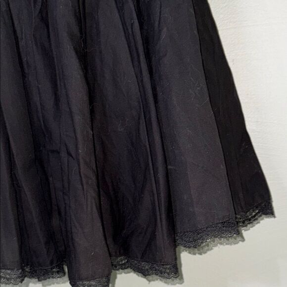 FOREVER 21
Lace-Trim Bow Bustier Mini Dress Small - Picture 5 of 13